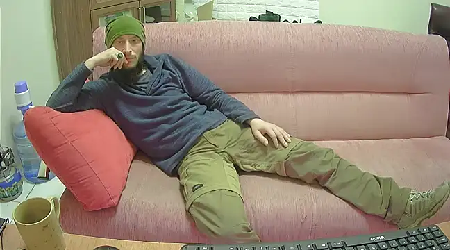 Snapshot of hardbigcock16 chatting on 02.05.25 hardbigcock16 online show from 02.05.25