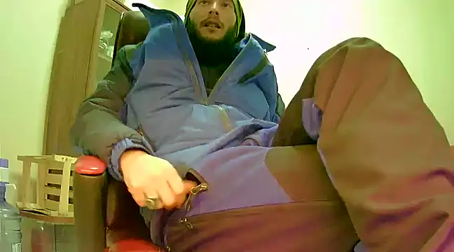 Snapshot of hardbigcock16 chatting on 02.12.25 hardbigcock16 online show from 02.12.25