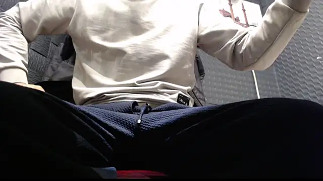 Snapshot of hardbigcock16 chatting on 11.29.25 hardbigcock16 online show from 11.29.25