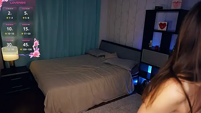 FannyHewson online show from 12.27.24