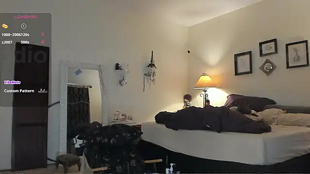 Peaches N Kreme online show from 02.26.25