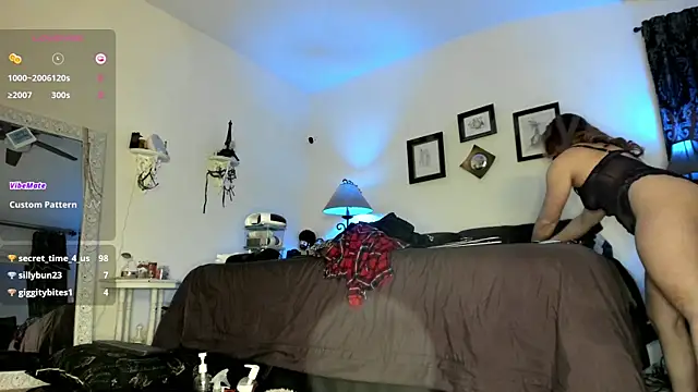 Peaches N Kreme online show from 03.11.25