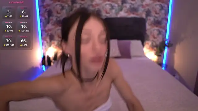 Alice Arwen online show from 09.28.25