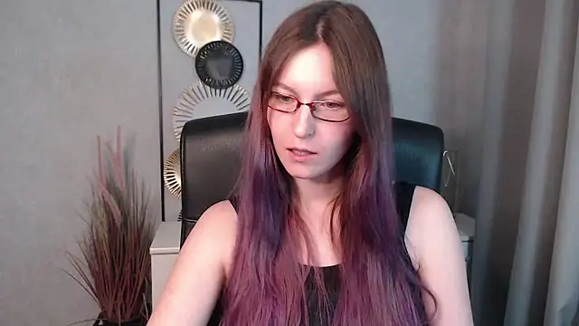 emmaxDelight online show from 12.14.24