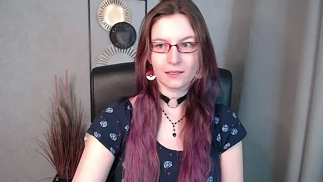 emmaxDelight online show from 12.17.24