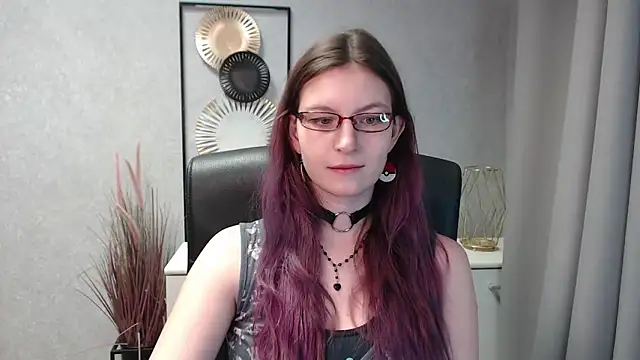 emmaxDelight online show from 12.22.24