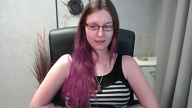 emmaxDelight online show from 01.23.25