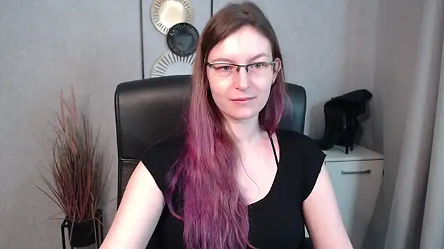 emmaxDelight online show from 03.05.25