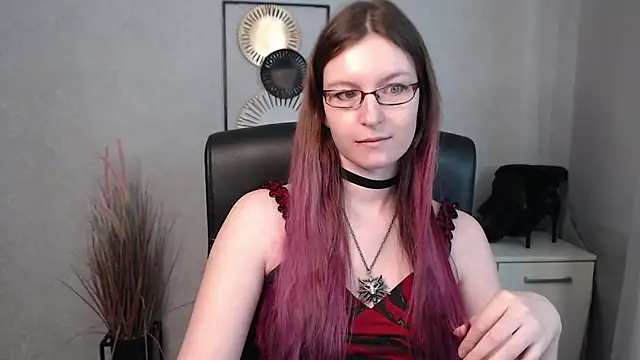 emmaxDelight online show from 03.17.25