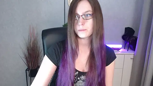 emmaxDelight online show from 11.22.25