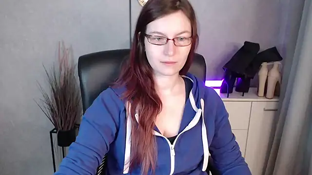 Snapshot of emmaxDelight chatting on 02.12.26 emmaxDelight online show from 02.12.26