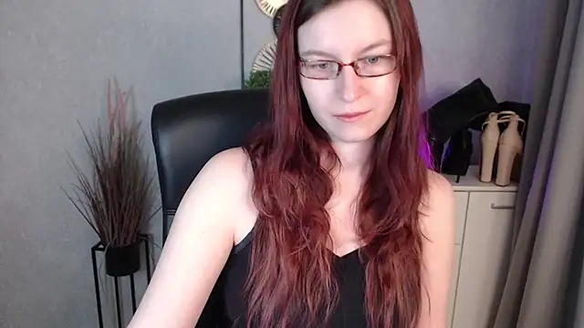 Snapshot of emmaxDelight chatting on 02.16.26 emmaxDelight online show from 02.16.26