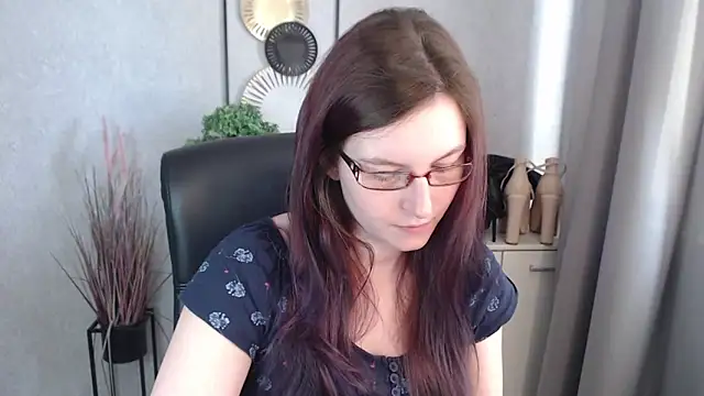 Snapshot of emmaxDelight chatting on 03.12.26 emmaxDelight online show from 03.12.26