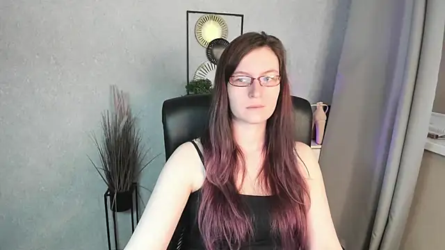 emmaxDelight online show from 05.02.26