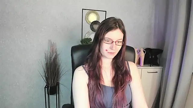 emmaxDelight online show from 05.06.26