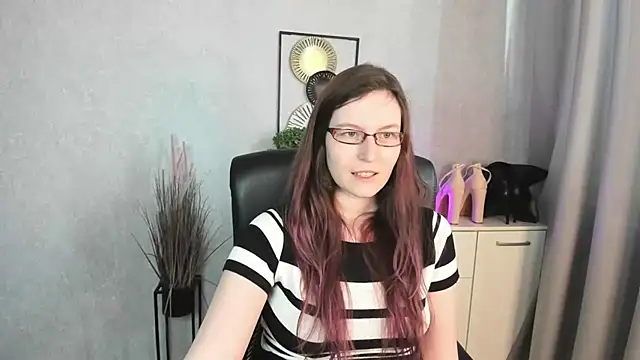 emmaxDelight online show from 05.11.26