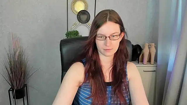 emmaxDelight online show from 06.23.26