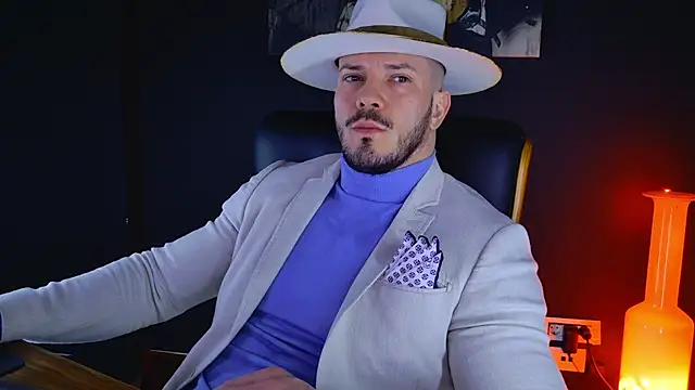 Snapshot of AngeloEric chatting on 01.09.25 AngeloEric online show from 01.09.25