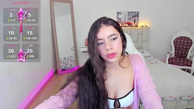 zoe turnner 18 online show from 12.08.24