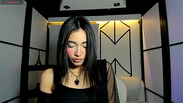 Snapshot of lilithTeen1_ chatting on 01.05.25 lilithTeen1 online show from 01.05.25