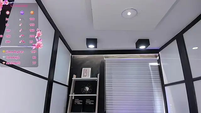 Snapshot of lilithTeen1_ chatting on 03.18.25 lilithTeen1 online show from 03.18.25