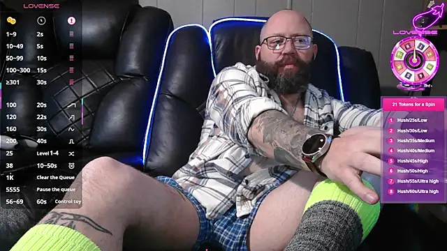 Snapshot of RedneckWants2PlayNow chatting on 02.23.25 RedneckWants2PlayNow online show from 02.23.25