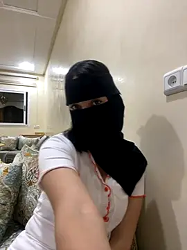 jijijoudia online show from 10.20.25