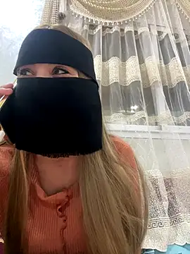 jijijoudia online show from 12.15.25