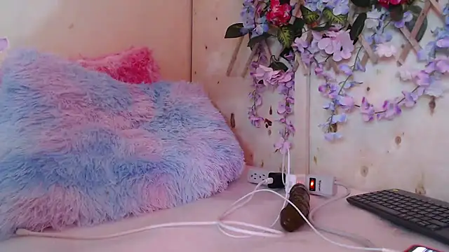 Gianna cute  online show from 11.30.25