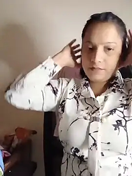 Snapshot of Simran-Kaur143 chatting on 07.13.26 Simran-Kaur143 online show from 07.13.26