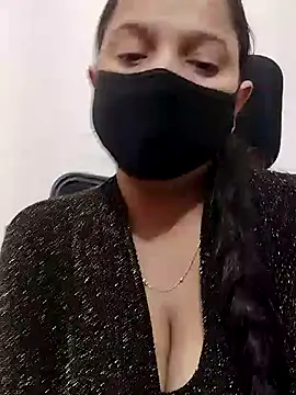 Snapshot of Simran-Kaur143 chatting on 07.28.26 Simran-Kaur143 online show from 07.28.26