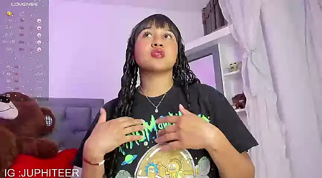 Snapshot of juphiteer chatting on 01.13.25 juphiteer online show from 01.13.25