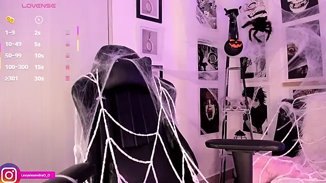 Snapshot of Lexyjoycce chatting on 10.30.25 Lexyjoycce online show from 10.30.25