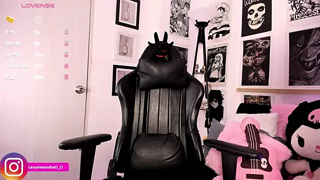 Snapshot of Lexyjoycce chatting on 11.26.25 Lexyjoycce online show from 11.26.25