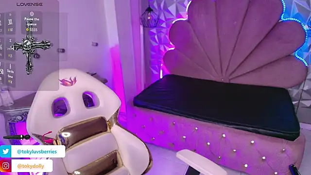 toky doll online show from 10.10.25