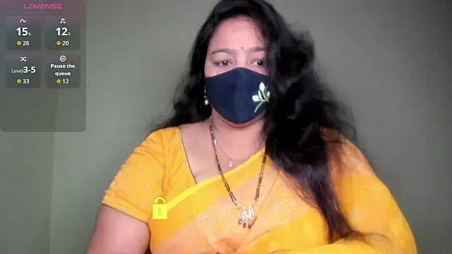 neelu-hoty online show from 07.02.26