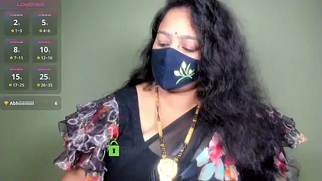 neelu-hoty online show from 07.04.26