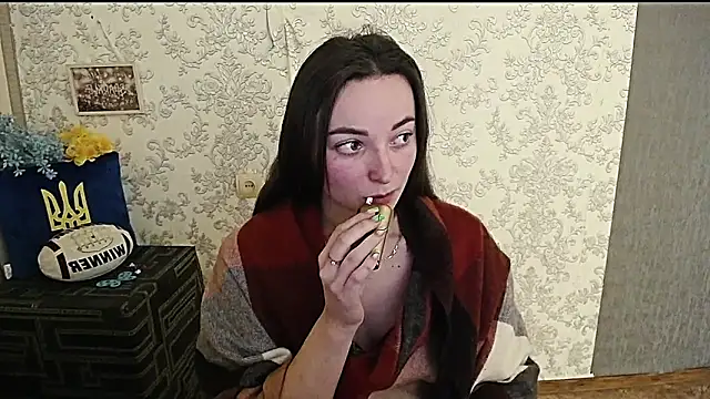  Barbie Kiss  online show from 01.16.25