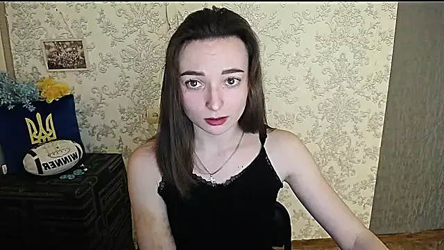  Barbie Kiss  online show from 01.17.25