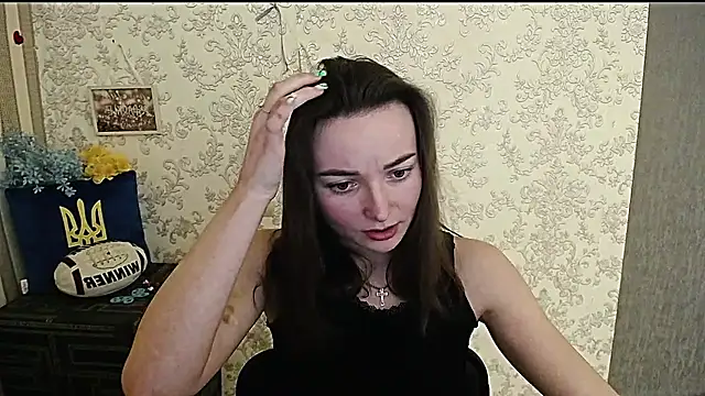  Barbie Kiss  online show from 01.17.25