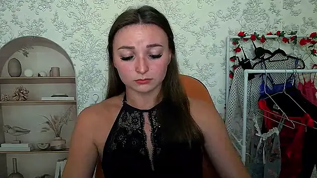  Barbie Kiss  online show from 09.22.25