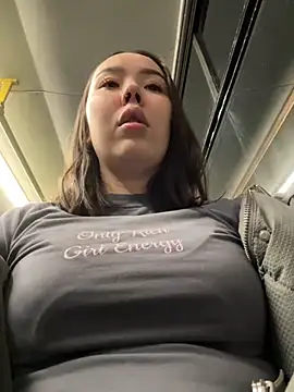 Snapshot of Asian_Asami chatting on 11.15.25 Asian Asami online show from 11.15.25