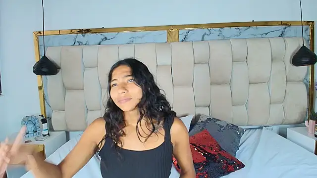 Snapshot of Hanna_lens chatting on 05.10.26 Hanna lens online show from 05.10.26