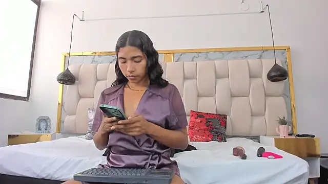 Hanna lens online show from 07.10.26