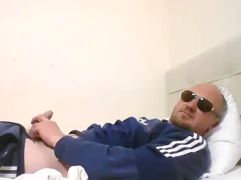 Snapshot of paul_daniel chatting on 03.21.26 paul daniel online show from 03.21.26