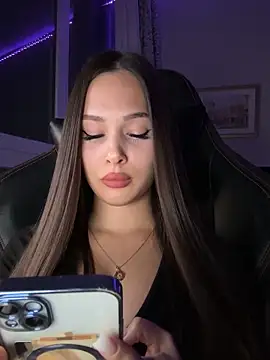 EricaWalls online show from 10.05.25