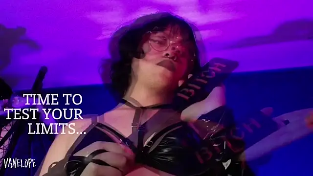 vanelope11 online show from 10.22.25