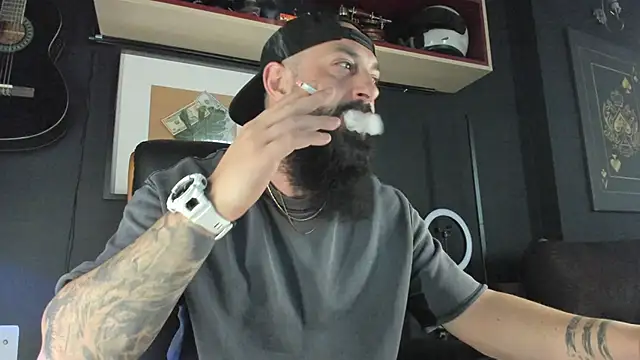 axxelrich  online show from 02.15.25