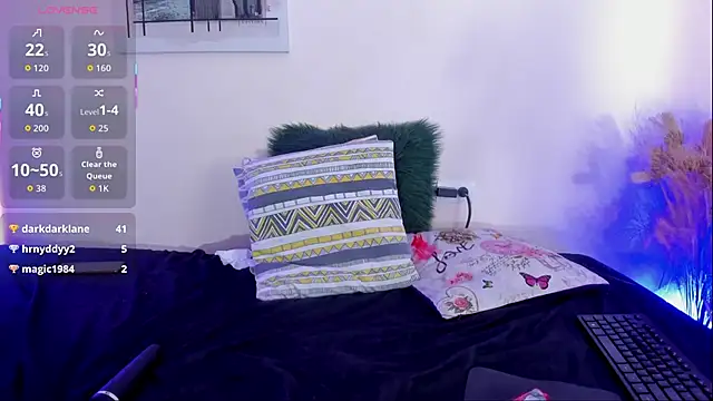 katy giil online show from 10.31.25