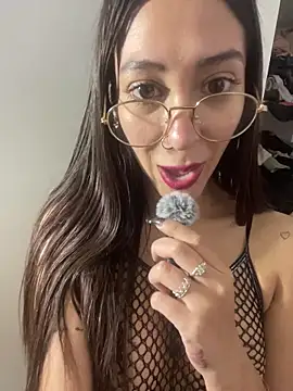 Snapshot of LoliitaS2 chatting on 10.12.25 LoliitaS2 online show from 10.12.25